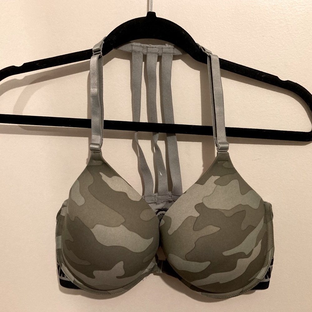 New without tags PINK Victoria’s Secret “Wear Everywhere” strappy push-up bra